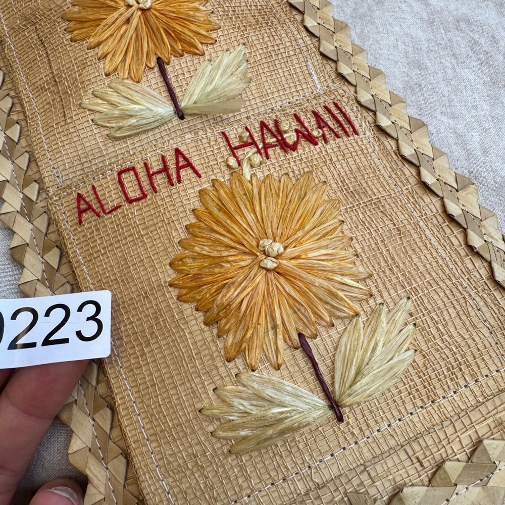 Vintage Hawaii Wall Pocket Letter Holder Woven Lauhala Raffia Floral Tiki MCM - Picture 7 of 11